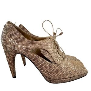 Stuart Weitzman ankle booties size 10 tan brown snakeskin square toe maximalist